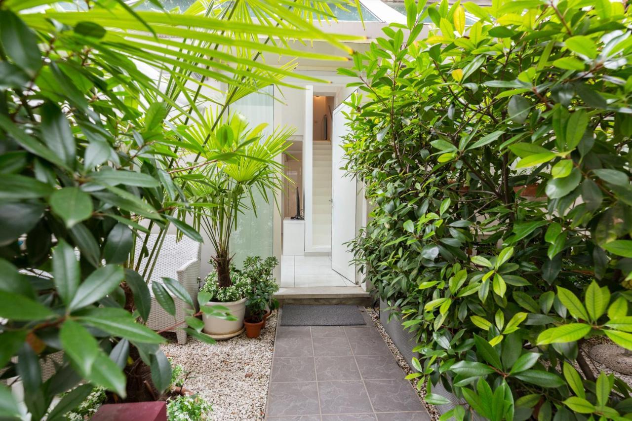 White Sempione Apartment